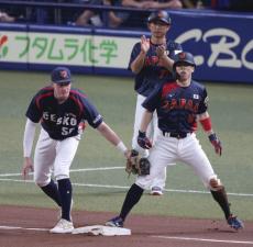 侍ジャパンがキューバと死闘、決勝ホームを踏んだ代走・五十幡亮汰は「サニブラウンに勝った男」