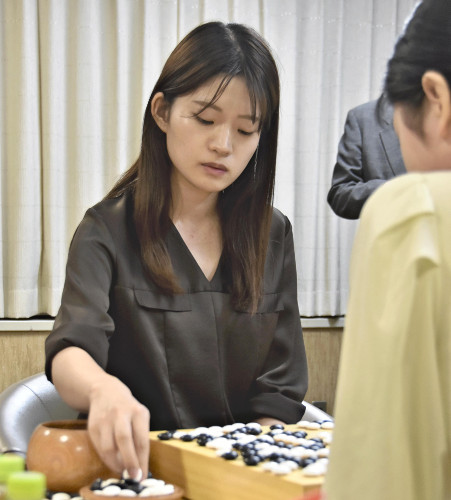 藤沢里菜・女流本因坊がタイトル防衛で５連覇、名誉女流本因坊の資格得る…「連覇はうれしい」