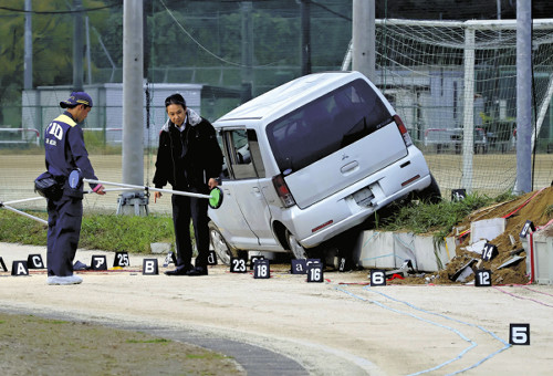 男子生徒がナンバーのない整備用の車を運転、埼玉栄高グラウンド死亡事故…無免許過失運転致死の疑いで捜査