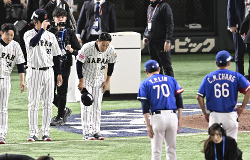 「因縁」の台湾戦で敗れた井端監督「自分の責任」…若い侍の悔しい経験、雪辱の糧に