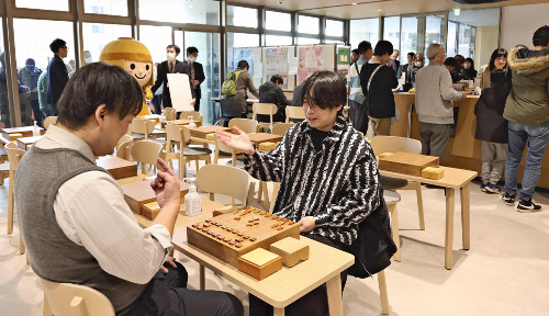 将棋「西の聖地」、関西将棋会館オープン…将棋盤イメージの外観「街の風景によくなじんでいる」