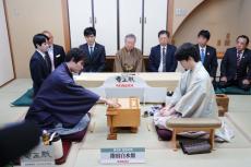 竜王戦第６局、佐々木勇気八段の先手で開始…藤井竜王相手に考え抜いた作戦は「相掛かり」か