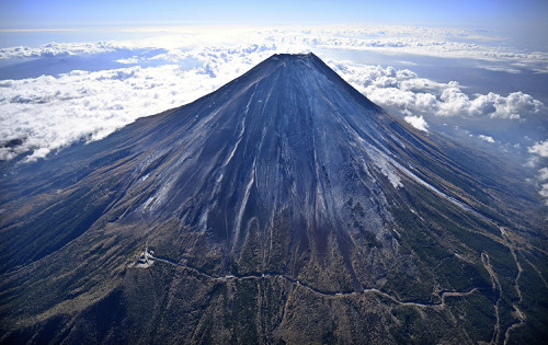 富士山通行料は静岡側「４０００円目安」、現状２０００円の山梨県は…知事「同じ水準ならベター」