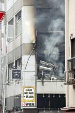 ５人負傷の新橋ビル爆発、内装工事の現場監督ら書類送検へ…ガス管の位置確認怠った疑い