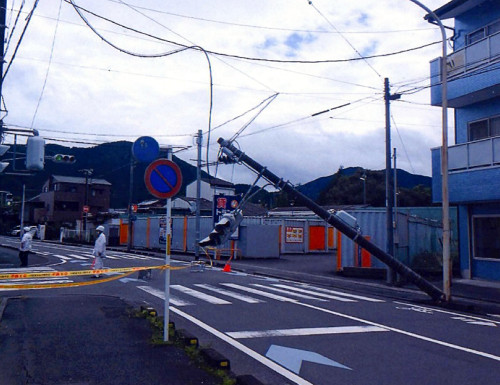 信号機の柱１７０本に倒壊の恐れ、業者点検も老朽化進む…静岡県警が今年度内に交換へ