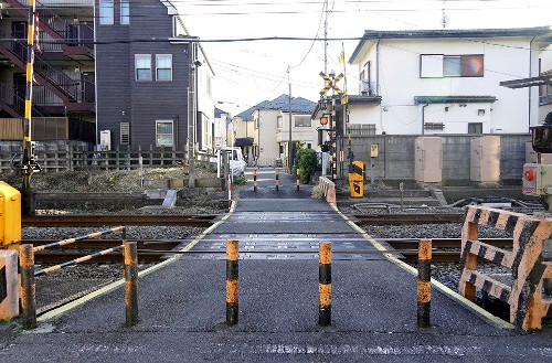 踏切に入らせて同僚殺害、男２人を殺人罪で起訴…直接的な行為ない事件での適用は異例