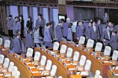 「職務停止再び」混乱に拍車かかる韓国…韓悳洙首相の弾劾案可決、野党の強引な対応に批判