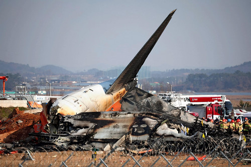 務安空港で旅客機炎上し死者１７９人・救助２人…胴体着陸に失敗、バードストライクか