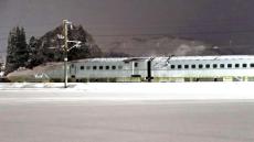 秋田新幹線の雪の中の立ち往生、回送列車のパンタグラフ衝突が原因か…帰省客ら３６５０人に影響