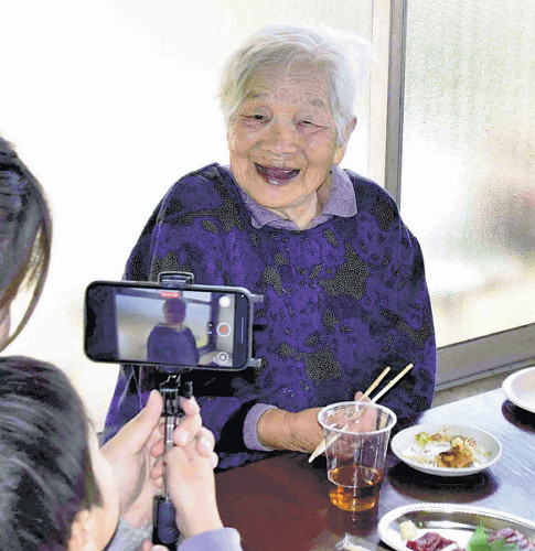 ９６歳ユーチューバー「最強ばあちゃん」、５世代２０人大家族の日常伝え人気…登録者１２万人「パワーもらえる」