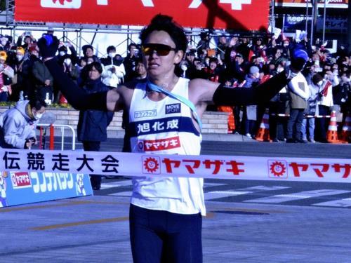 旭化成がニューイヤー駅伝２６度目Ｖ、土壇場で逆転…前年覇者のトヨタ自動車は３位