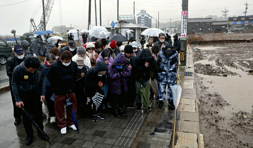 「行く末を案じ、絶望の淵にある方々に手を差し伸べることこそ国家の責務」…能登地震１年で追悼式