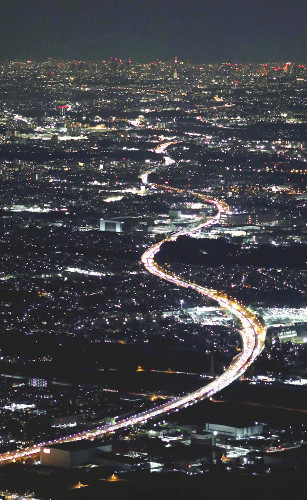 年末年始の高速道路、１０キロ以上の渋滞は２２１回発生…３０キロ以上は１０回で前年の２・５倍に