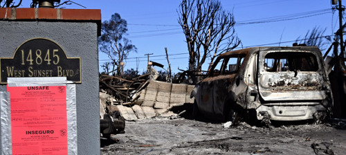 ロス山火事２週間たっても燃え続け…６５００人態勢で消火、死者は計２８人に