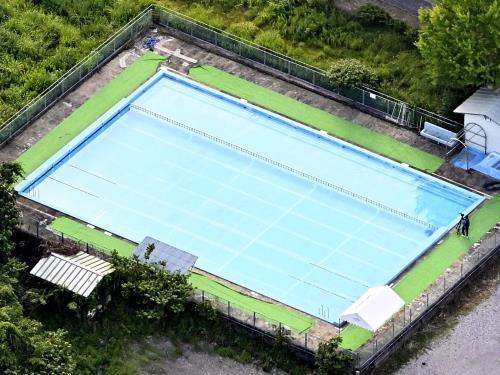 滋賀・長浜の小１プール溺死、学童保育元園長に禁錮１年６月・執行猶予４年の判決