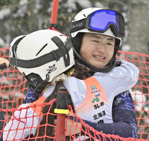 女子アルペン回転、富山第一・上野香晴が初優勝…２回目にトップのタイムをたたき出し逆転