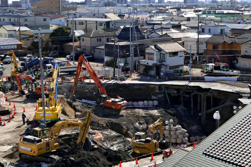 「元の生活に戻れるのか」…八潮の陥没事故から２週間、下水道利用自粛・電話不通・通学路変更