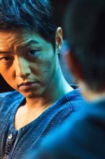 脚本に惚れた！ソン・ジュンギ  “男気”ノーギャラ出演が話題　映画「このろくでもない世界で」日本公開決定