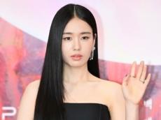 ｢賢い医師生活｣出演女優〝同級生〟キム・ゴウンと｢百想芸術大賞｣で友情ショット！演技賞候補者として再会