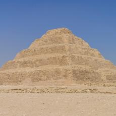 古代エジプト人、ピラミッド建設に「油圧リフト」を使用か 4700年前の最古ピラミッドに水力利用した痕跡