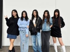 NewJeans 授賞式ステージで「ミン・ヒジン代表、本当に愛してる」“生みの母”の解任騒動の中で