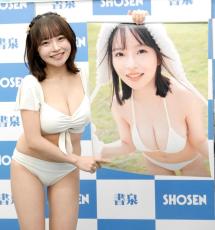 “万バズ女王”⼤嶋みく「大きくてびっくり」念願の初カレンダー！ド迫力サイズで美ボディ躍動