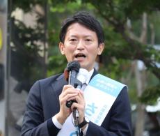 斎藤元彦氏「思いは間違っていない」兵庫県知事選出陣式に1000人殺到 黄色い声飛ぶ