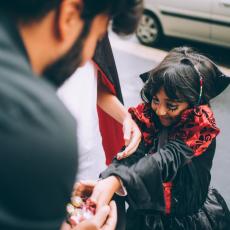 ハロウィン 子供にはお菓子よりもシール、おもちゃを！「一番はロリポップを避けること」英歯科医ら推奨