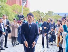 斎藤元彦氏が再選後初登庁 支援者、報道陣ら殺到！知事就任で「頑張りたいと思うのでよろしくお願いします」