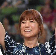 48歳hitomi、24年前のバッチリメイク姿に「映えるねー！」「懐かしく美しい」の声