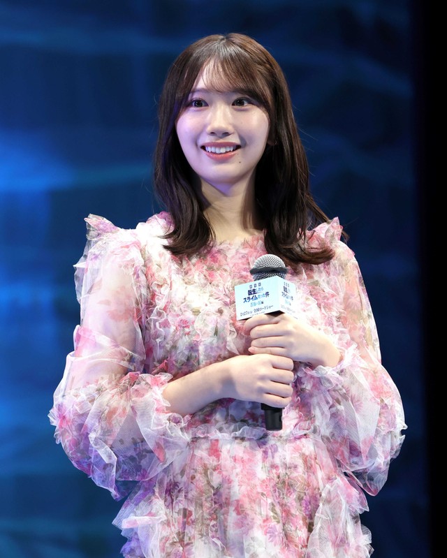 日向坂46藤嶌果歩、くっきりラインぴったりニット披露「週プレ」表紙